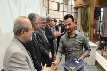 تجلیل از بهورزان برگزیده مرکز بهداشت شهرستان رشت